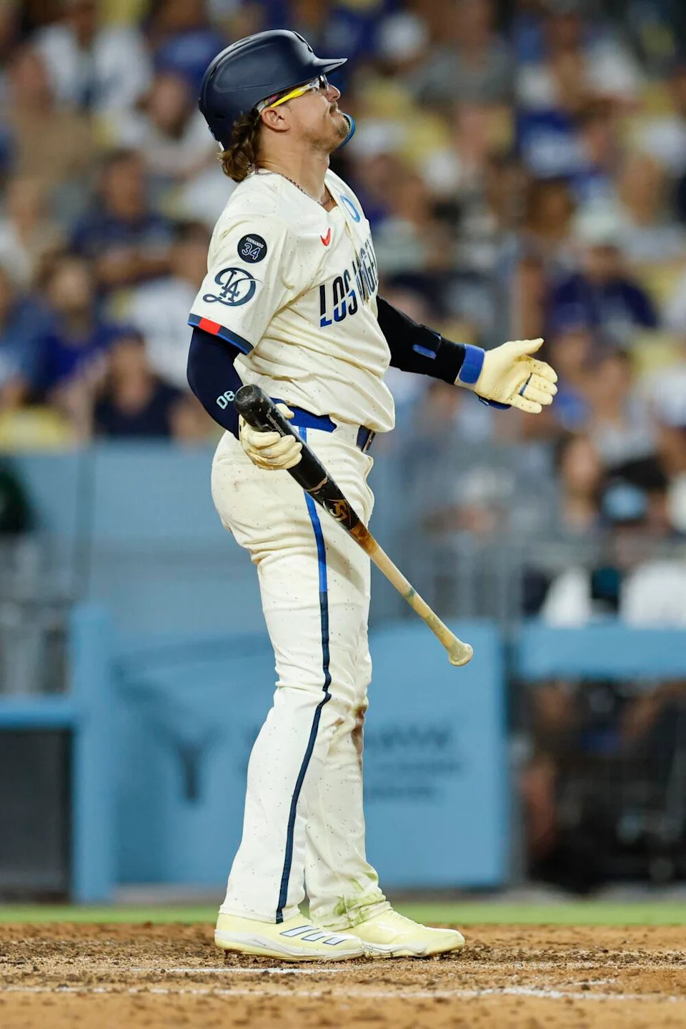Dodgers third baseman Kiké Hernández reacts after striking out in the seventh inning Saturday against Arizona.