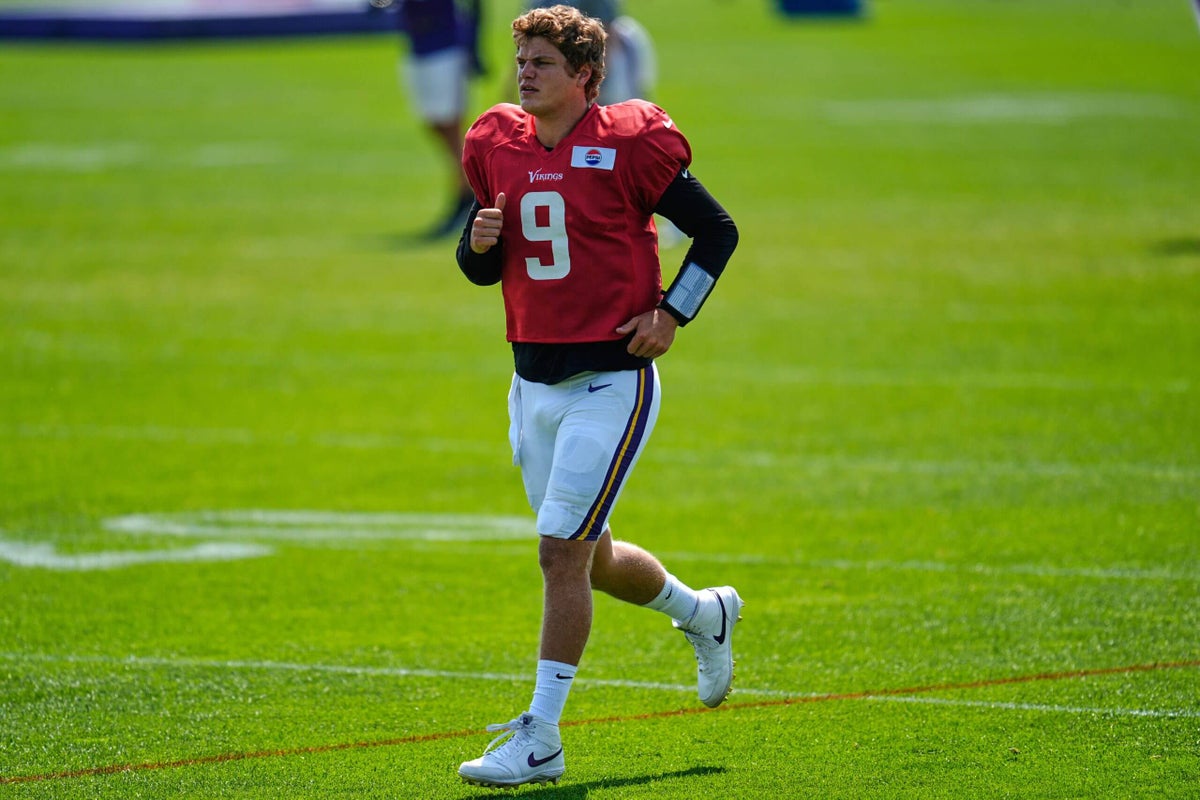 Vikings-Patriots joint practice: J.J. McCarthy’s poise, quick decisions stand out