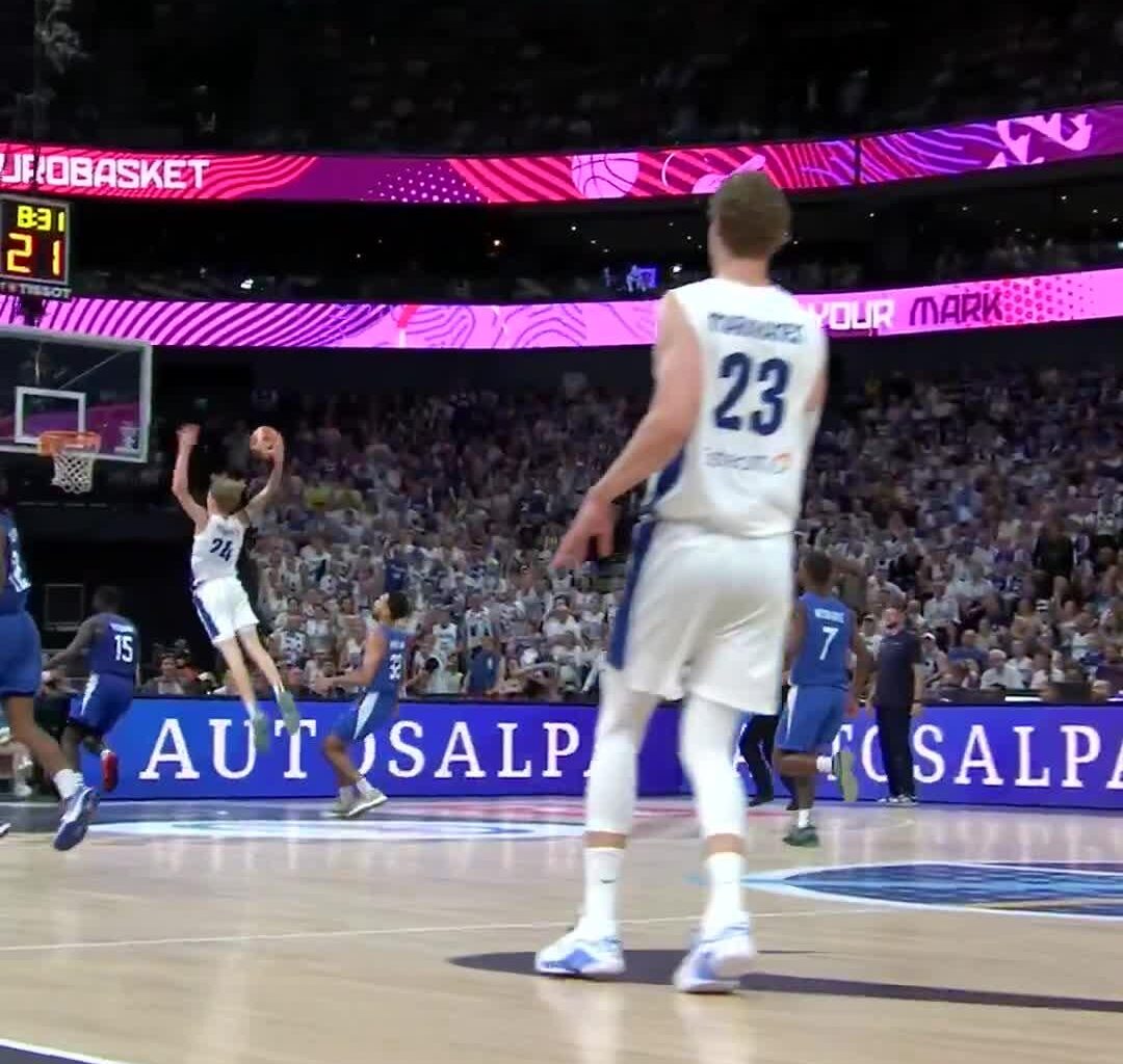 [Highlight] 18-year-old Miikka Muurinen levitates to slam one home against Great Britain