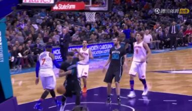 [Highlight] Carmelo Anthony hits Jeremy Lin across the face