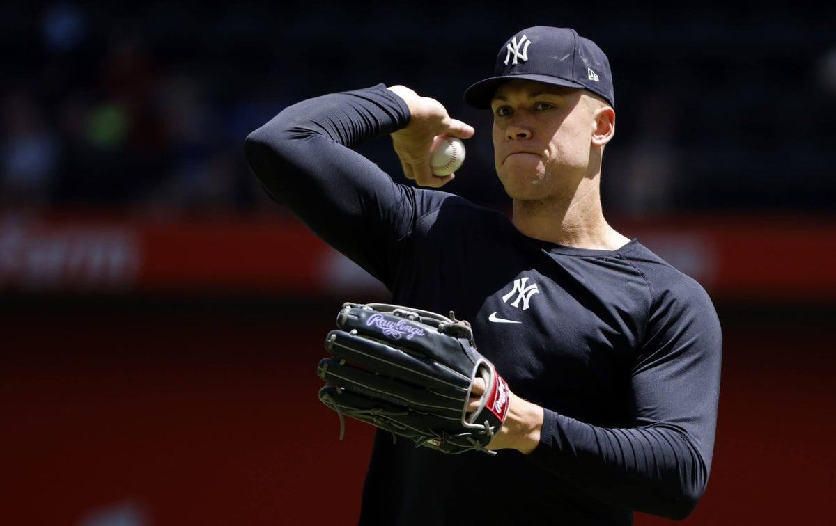 Yankees’ Aaron Judge unlikely to throw normally again in 2025, says Aaron Boone