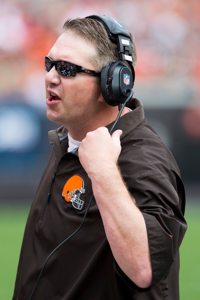  Rob Chudzinski of the Cleveland Browns yells to his players on the sidelines during the first half against the Cincinnati Bengals at FirstEnergy Stadium on September 29, 2013 in Cleveland, Ohio. 