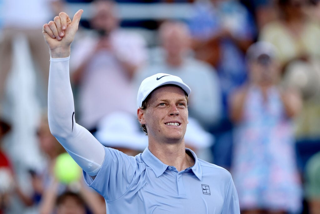 Jannik Sinner waving to the Cincinnati Open crowd.