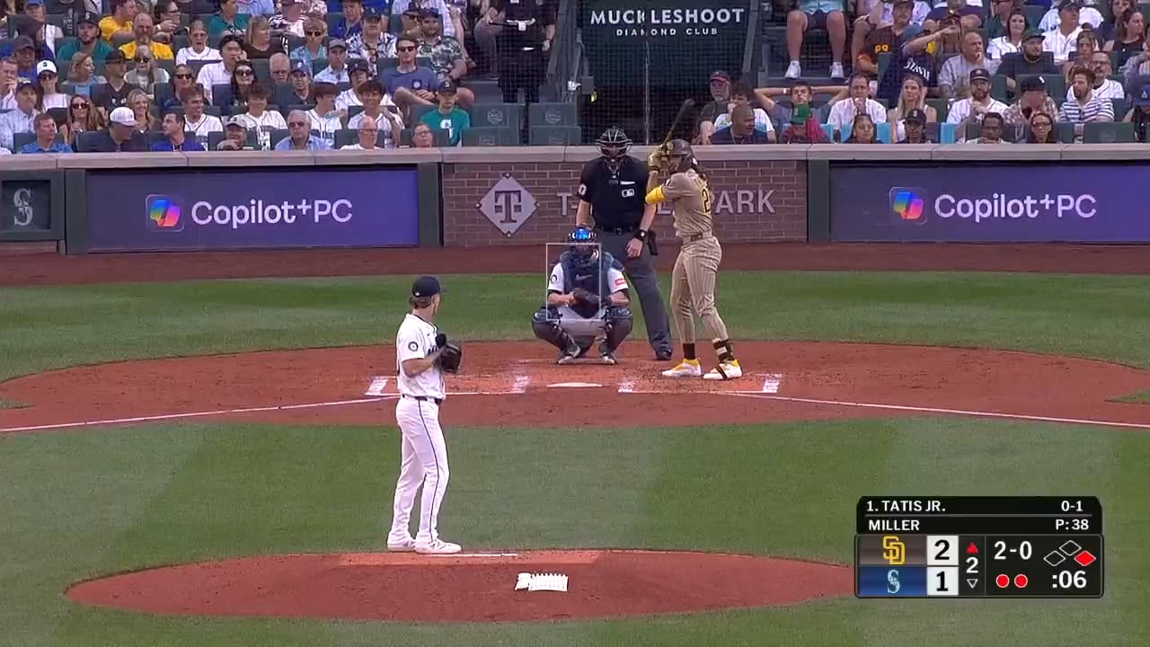 [Highlight] Fernando Tatis Jr. swats the THIRD Padres homer of the inning! 💪💪💪