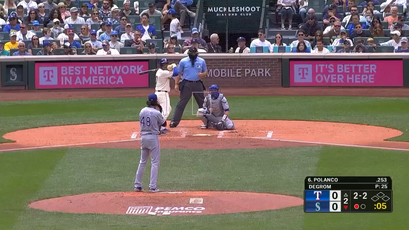 Jorge Polanco takes Jacob deGrom deep early to put the Mariners on the board first