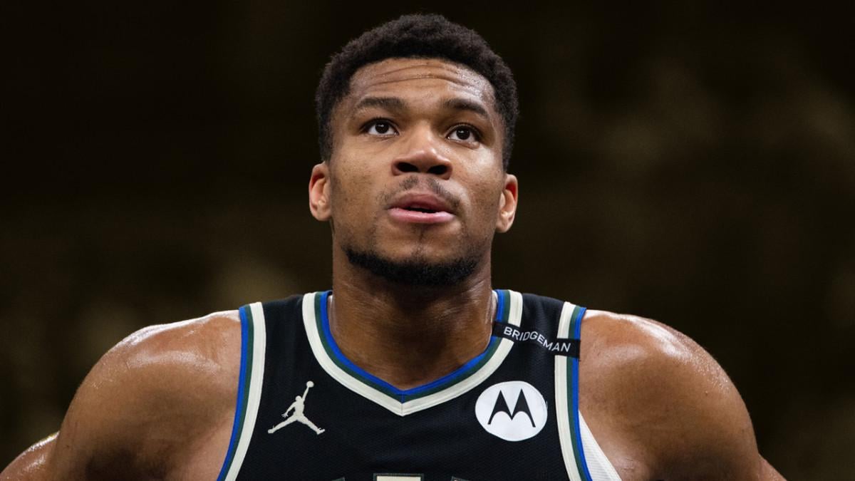 Giannis Antetokounmpo on the knee he blasted before putting up 35/12/5 in the 2021 finals: "I still feel it and I think I am going to feel it until I die"
