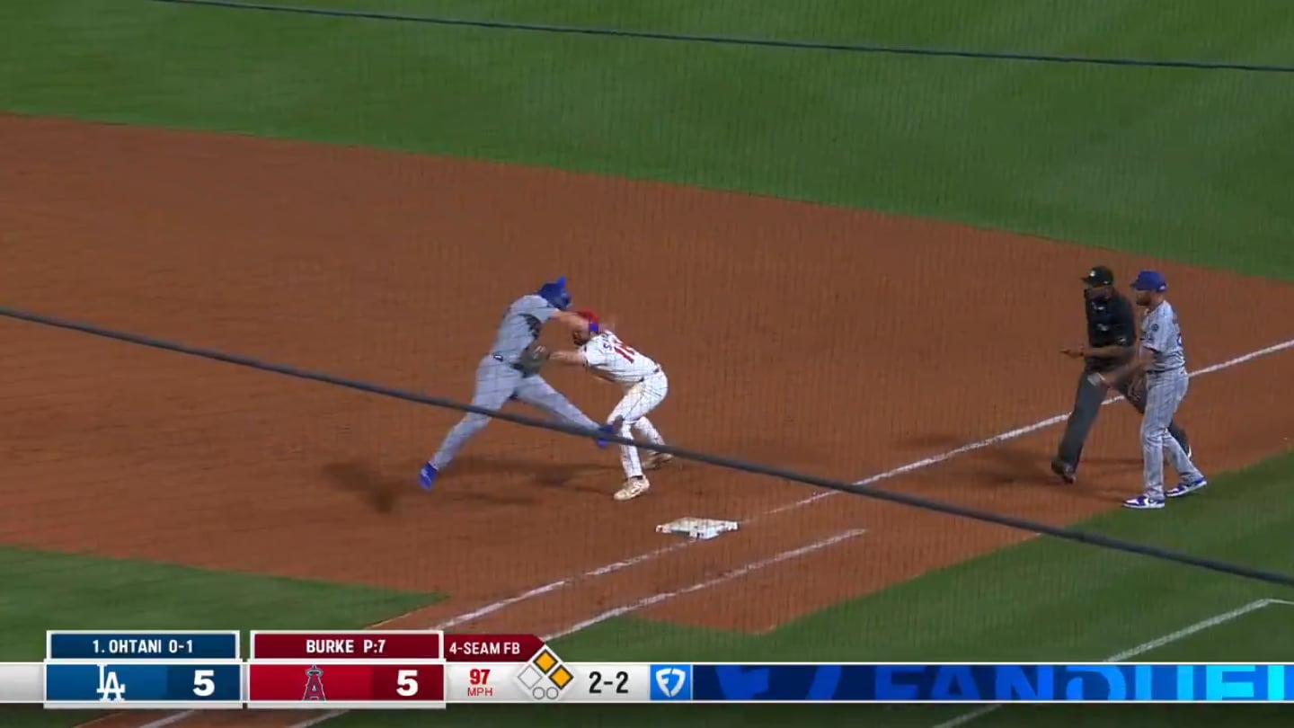 Ohtani hits into a TRIPLE PLAY!!!