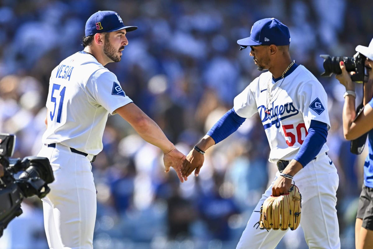 Mookie Betts, Dodgers remind everyone who they are with sweep of Padres