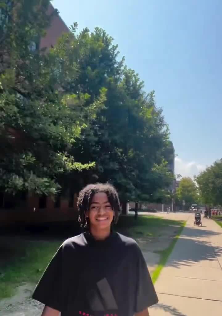 Proud Dad Derrick Rose with PJ: "My boy is finally in school"