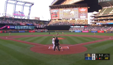 [Highlight] Cal Raleigh hits #50!!