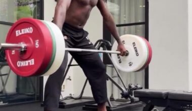 LeBron preparing for his 23rd season — sumo squatting/deadlifting a few plates. Good workout or not?