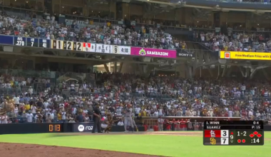 [Highlight] Robert Suarez catches a comebacker to earn the save