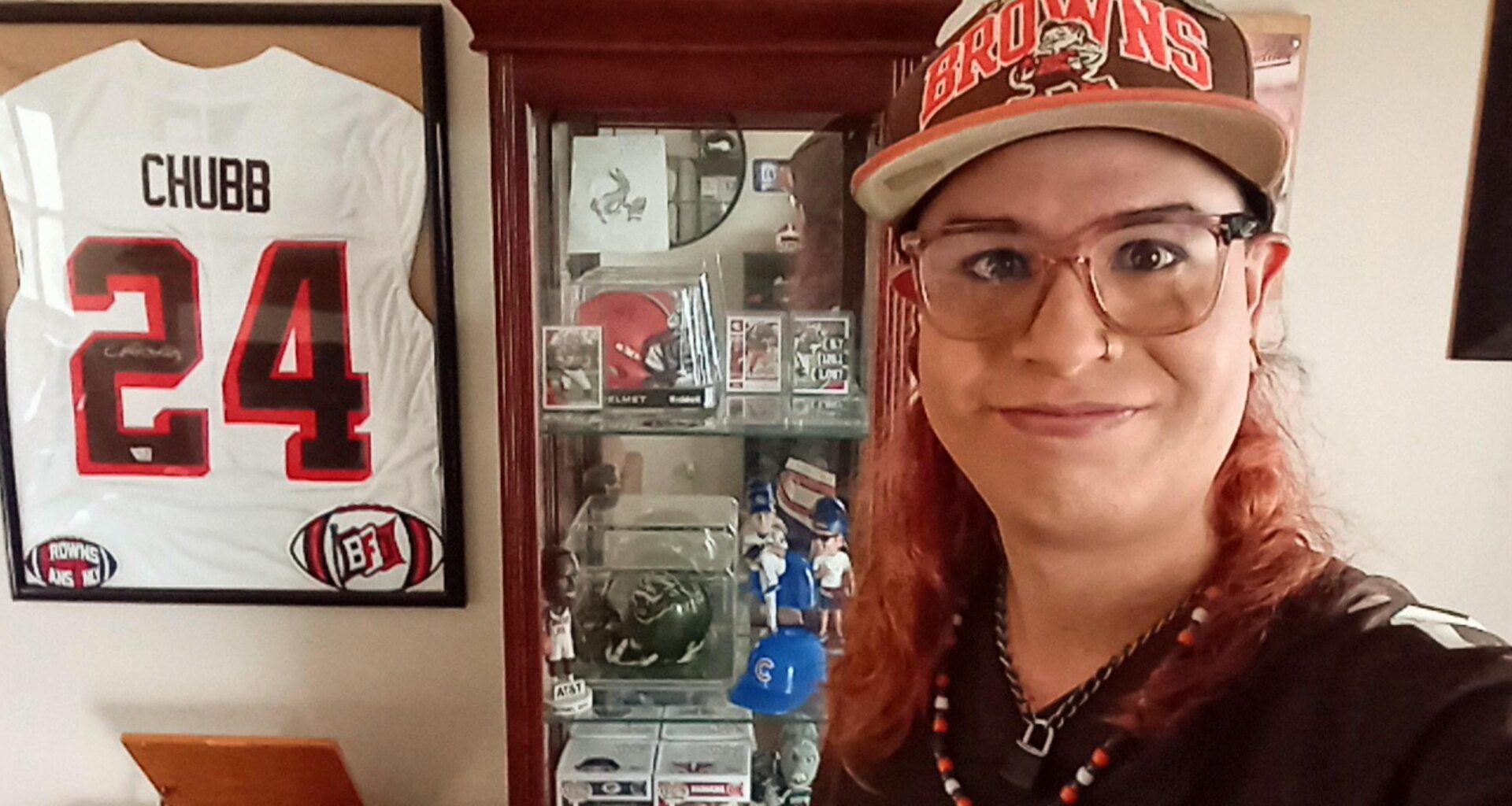 I went out to my local bar to watch the Browns-Eagles game but how do you like my new setup for my Browns memorabilia?