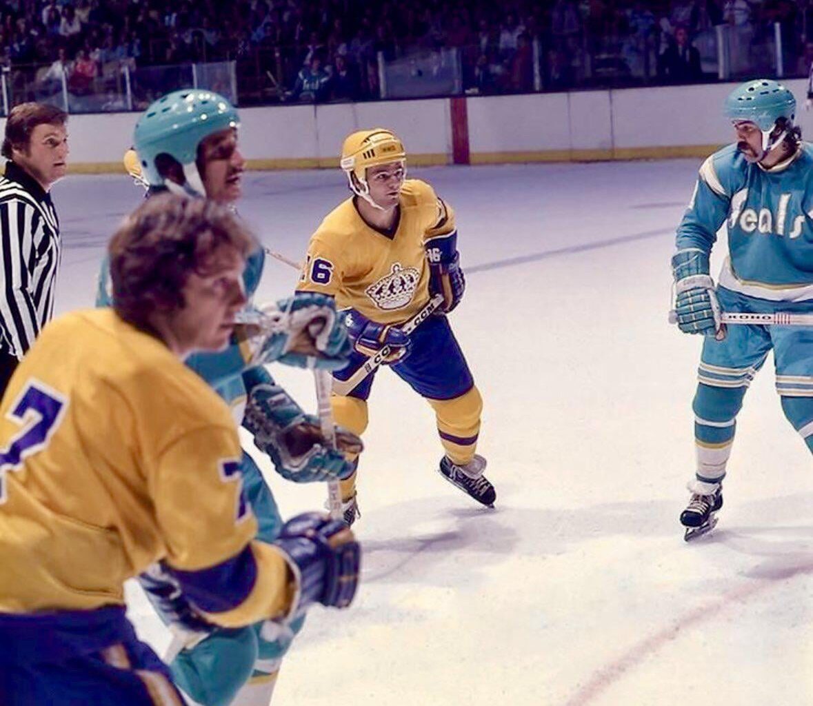 I love how both teams wore full-coloured jerseys in the 1970s. Should the NHL go back to that?