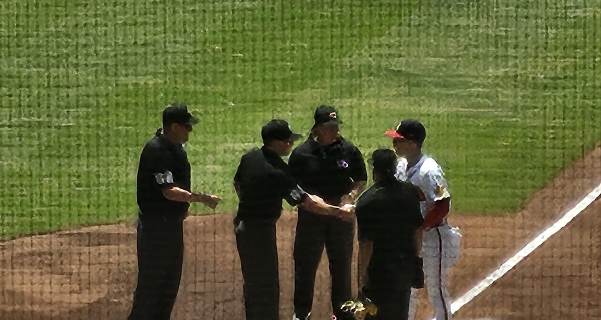 Im happy to say Jen Pawol got 2 very warm welcomes to her first mlb game!