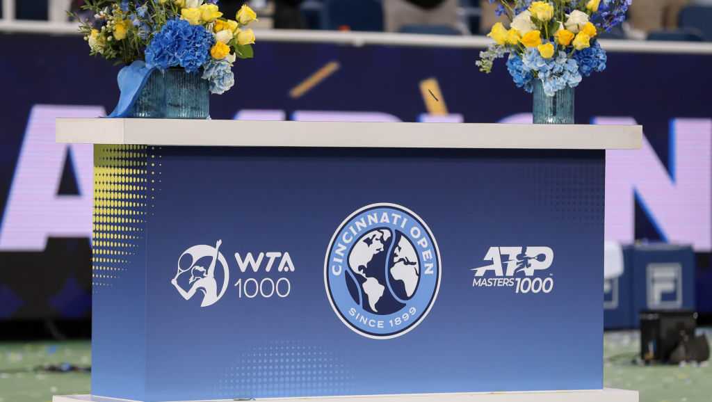 Play briefly suspended at Cincinnati Open due to power outage