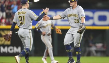 Monasterio's 3-run homer lifts Brewers to franchise record 14th straight win, 6-5 over Reds