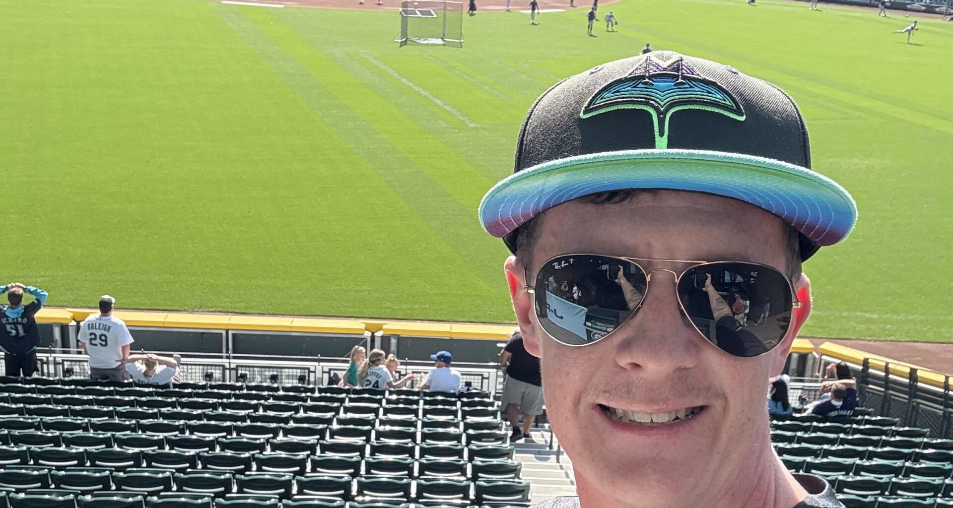 Well someone’s gotta rep the Rays! 🤘🏻