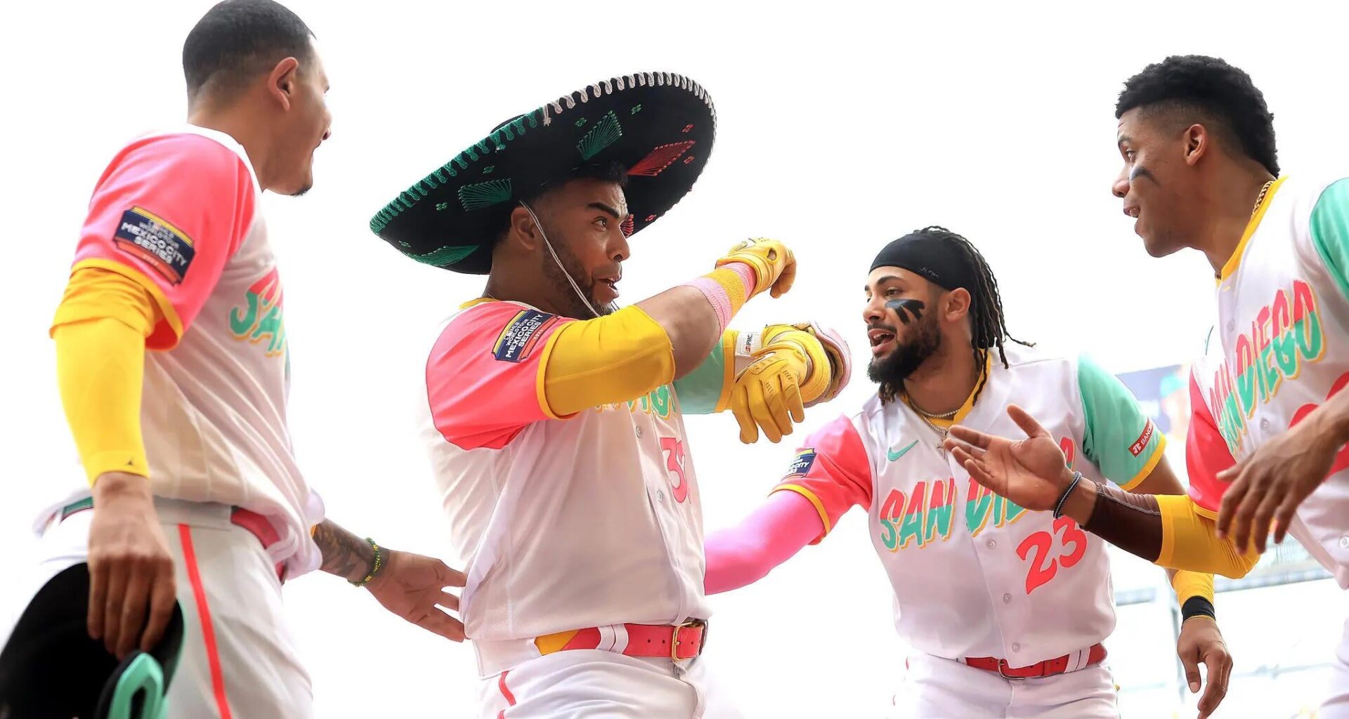 [Lin] MLB hasn’t announced it yet, but the Padres and Diamondbacks are expected to play a series in Mexico City next April 25-26