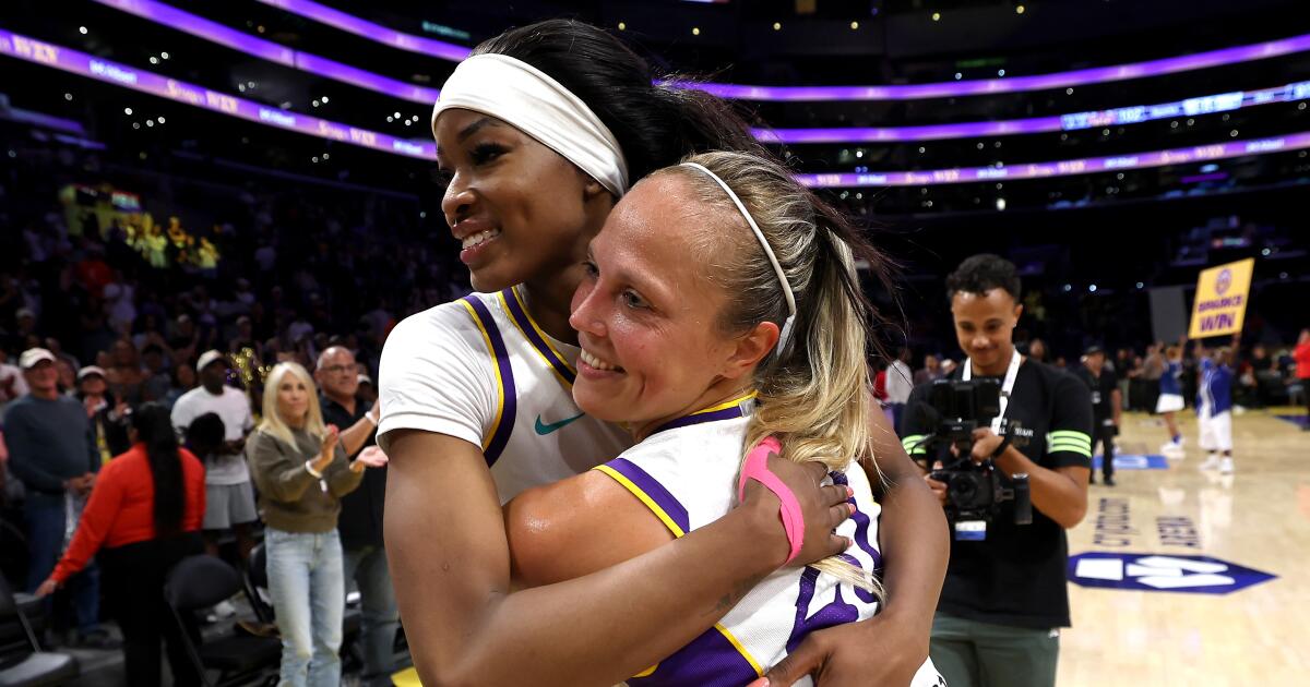 Julie Allemand and Dearica Hamby lead Sparks to third straight win