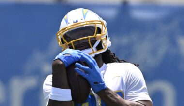 Najee Harris returns to running, doing drills with a football after eye injury