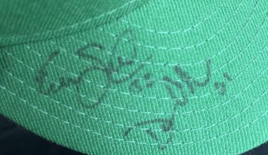 Autograph Identification