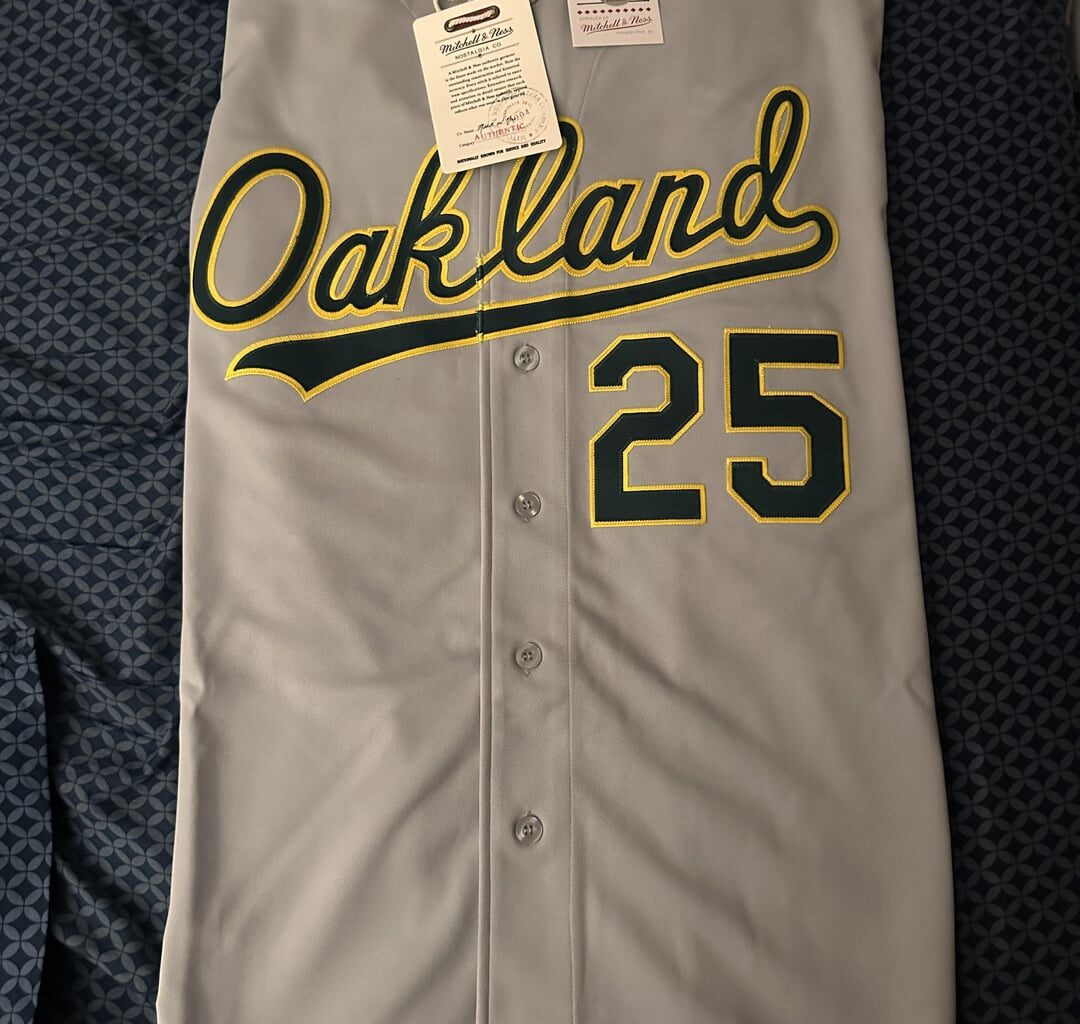 Got one of the coolest A’s jerseys ever!!! Big Mac himself!!! And also repping OAKLAND!!!! Mitchell and Ness did a surprise restock on this one