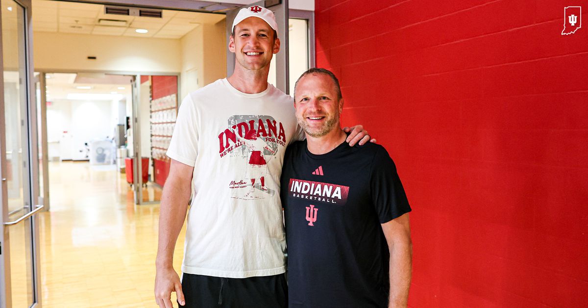 Why Darian DeVries embracing Indiana men’s basketball’s past matters