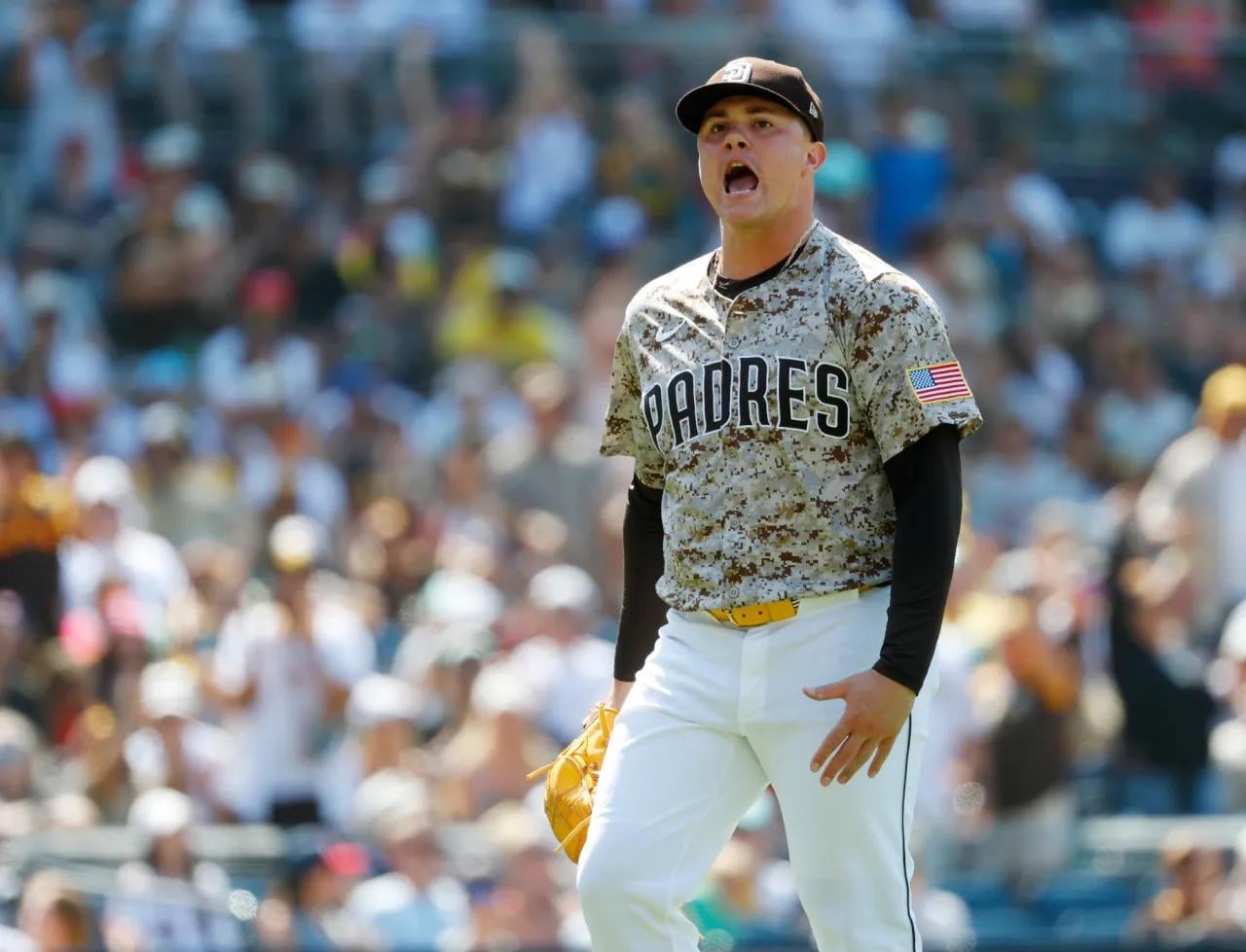 [Krasovic] Following Sunday, Cora mentioned it again. “The Padres have MLB’s best bullpen.” Padres relievers overwhelmed Boston; Striking out 14 Sox on Saturday & 6 more on Sunday.  "Aggresive in the zone. Swing-&-miss stuff. Fastballs w/ hop. Sinkers w/ horizontal movements" is what impressed Cora.