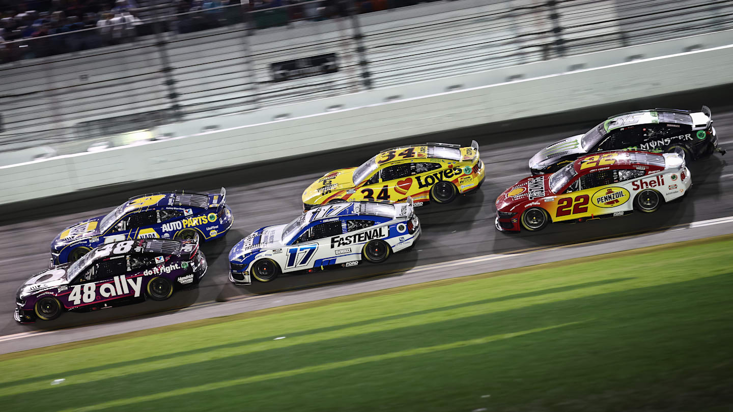 Alex Bowman, Hendrick Motorsports, Chris Buescher, RFK Racing, NASCAR