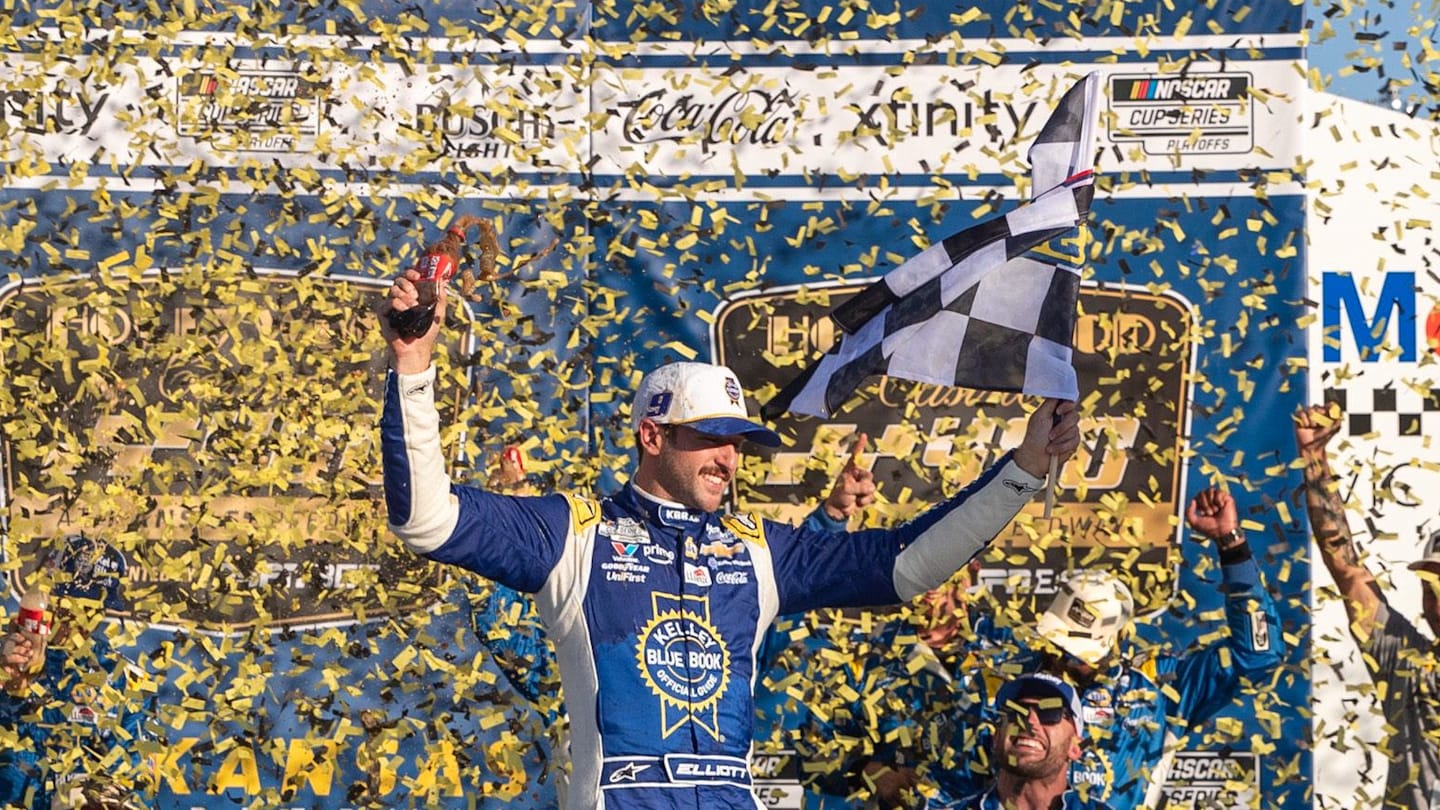 Elliott Surges as Hamlin Collides with Wallace