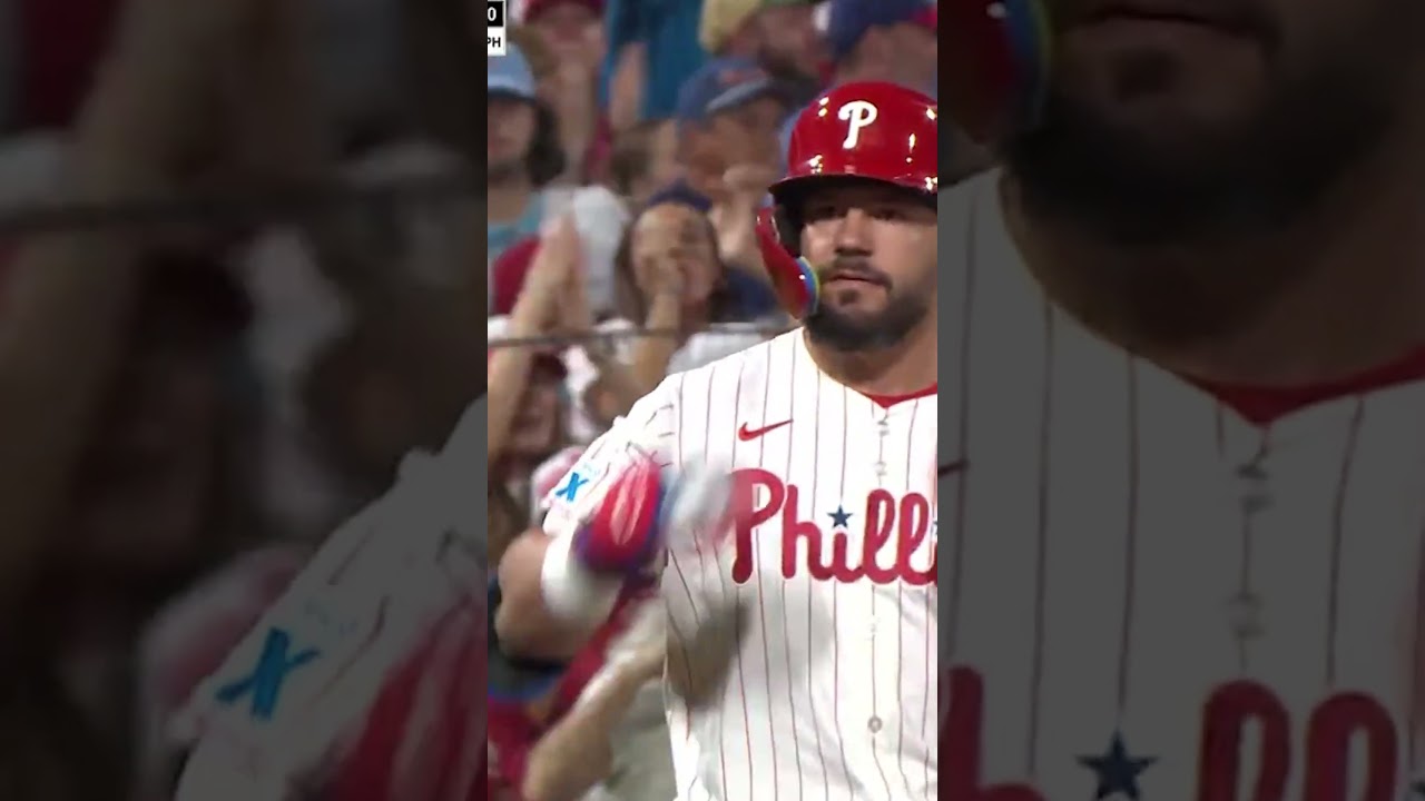 Speed, I am speed 🏃 Kyle Schwarber hits a rare triple during Sunday Night Baseball!