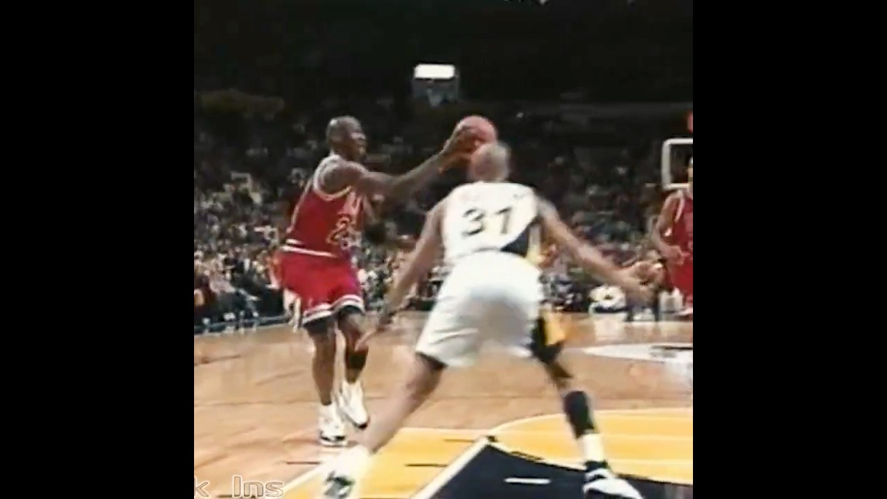 Reggie Couldn’t Focus Defending MJ… Here’s Why 😆