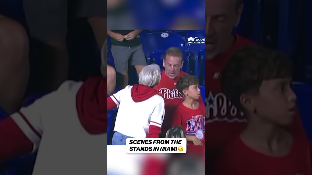 We are out of words with this scene 😮 #mlb #phillies #miami #marlins