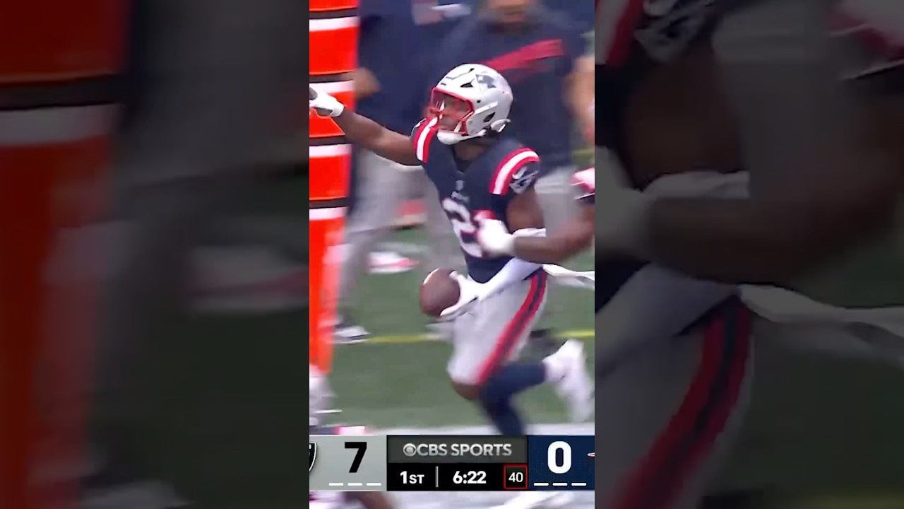 TIP DRILL HAWK 🙌 📺: CBS