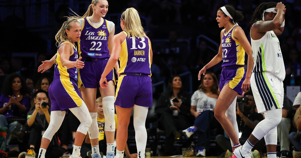 Sparks beat Wings 91-77, remain alive in playoff hunt