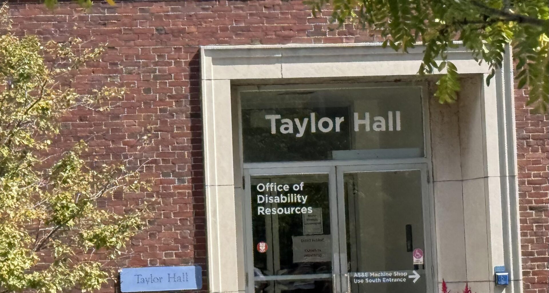 University of Rocester, Huge Caniacs