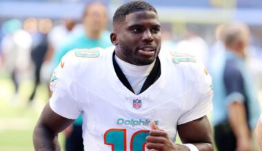 Dolphins not planning to trade Tyreek Hill, sources say