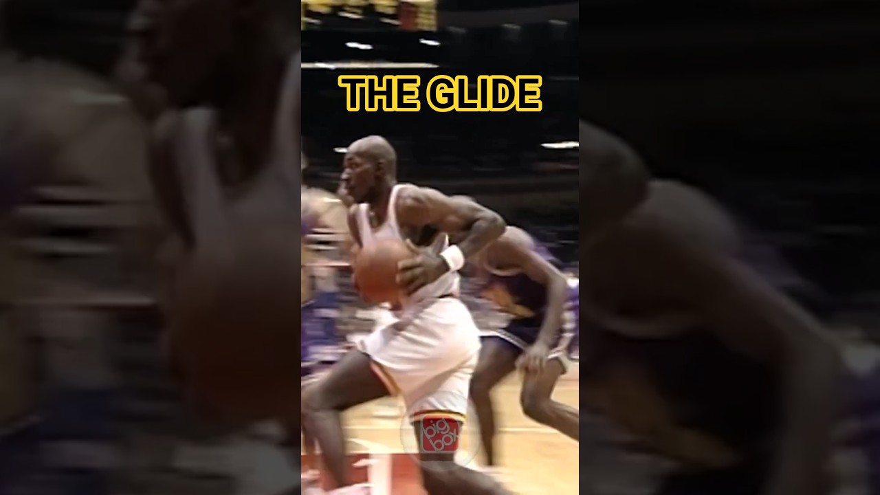 CLYDE DREXLER with a Slam Dunk vs Utah Jazz (1995)😱😳 #clydedrexler #nba #shorts