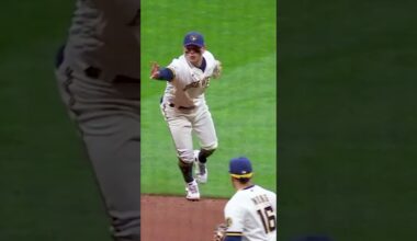 Kolten Wong had the Brewers announcers going crazy 😱