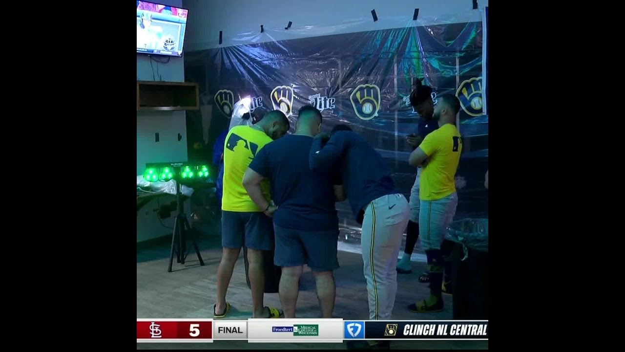 The moment the Milwaukee Brewers won the NL Central 👏