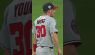 ANOTHER juggling catch for Jacob Young!? 😳