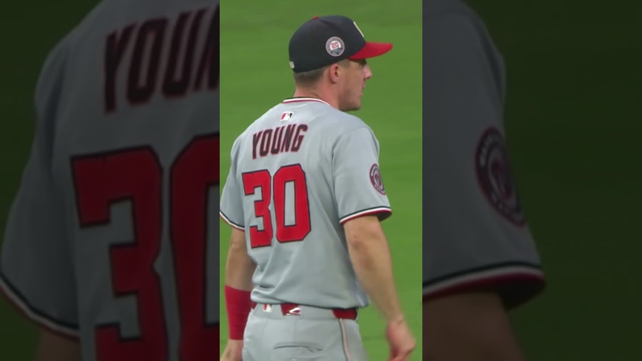 ANOTHER juggling catch for Jacob Young!? 😳