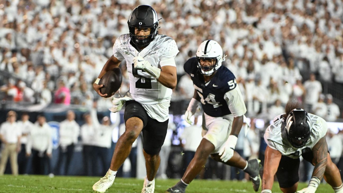 Oregon's Lanning touts Moore as best QB after beating Penn State