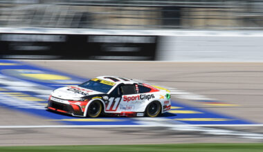 Live race updates: NASCAR playoffs at Kansas 2025