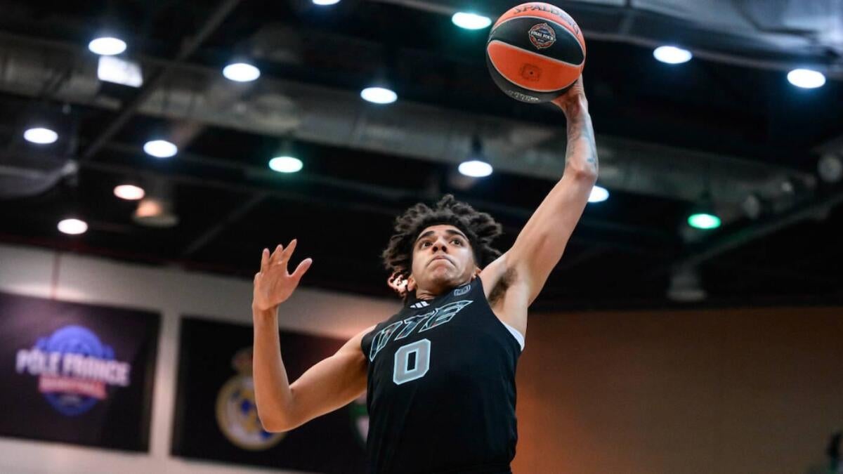 Kansas basketball recruiting: Five-star PG Taylen Kinney commits to Jayhawks live on CBS Sports HQ