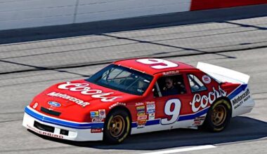 Bill Elliott's old No. 9 Coors/Motorcraft Thunderbird on track at Darlington Raceway