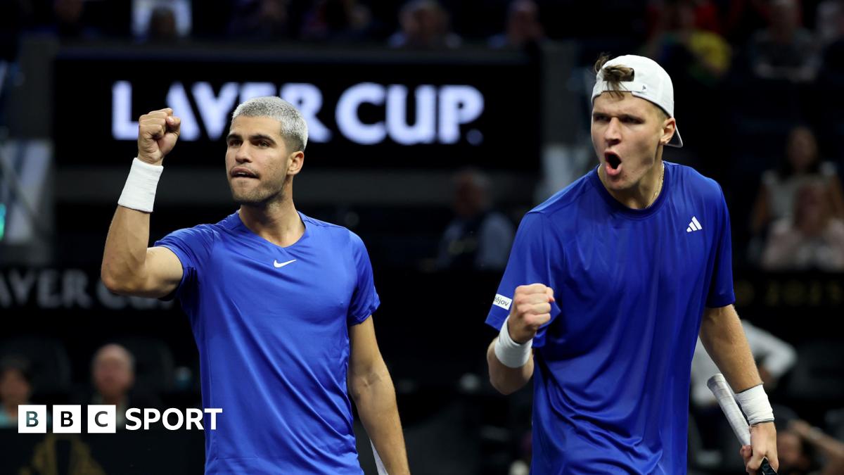 Carlos Alcaraz and Jakub Mensik celebrate winning their Laver Cup doubles match in San Fransisco
