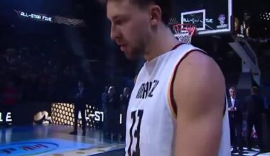 Franz Wagner wearing Moritz's jersey to receive his EuroBasket All-Star five award. Mo Wagner torn his ACL last december, and hasn't played since.