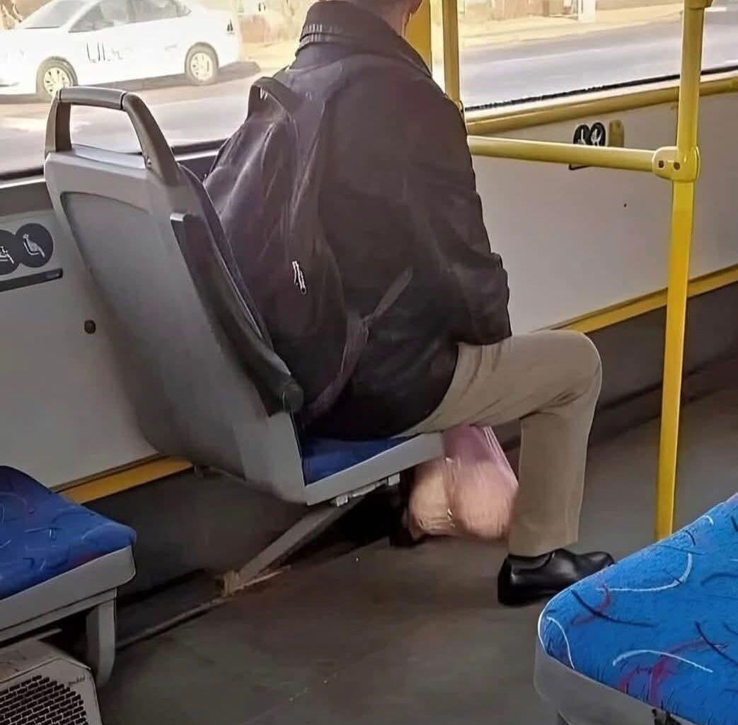 Spotted Dan Campbell on the Bus